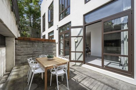 Photo of property in Augusta Apartments, 8/254 Willis Street, Te Aro, Wellington, 6011