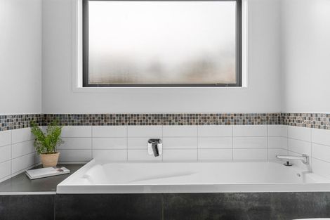 Photo of property in 32 Kedge Drive, Mangawhai, 0505