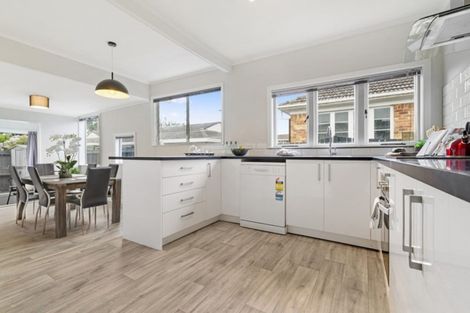 Photo of property in 9 Menary Street, Papakura, 2110