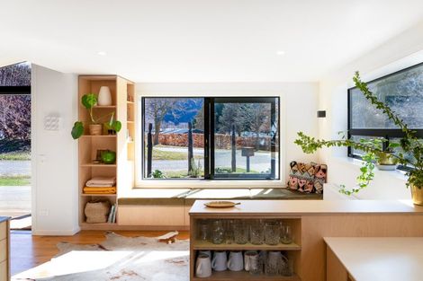 Photo of property in 10 Preston Drive, Arrowtown, 9302