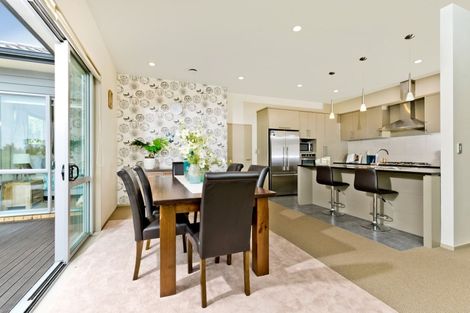 Photo of property in 62 Lake Panorama Drive, Henderson, Auckland, 0612