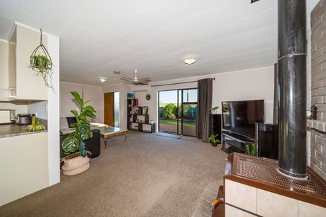 Photo of property in 57 Kaipikari Road, Urenui, 4375