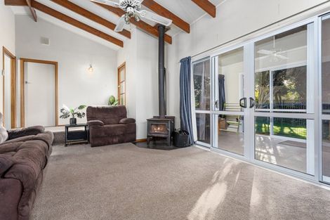 Photo of property in 81 College Road, Edgecumbe, 3120