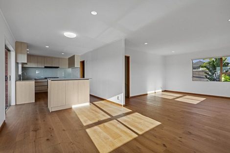 Photo of property in 13 Tarahanga Street, Northcote, Auckland, 0627