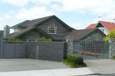 Photo of property in 1/1a Clifton Road, Hauraki, Auckland, 0622