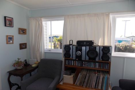 Photo of property in 24 Nuku Street, Tangimoana, 4822