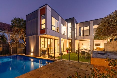 Photo of property in 94a Khandallah Road, Khandallah, Wellington, 6035