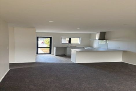 Photo of property in 98 Tirimoana Road, Te Atatu South, Auckland, 0602