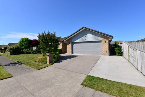 Photo of property in 20 Whitney Place, Rototuna North, Hamilton, 3210