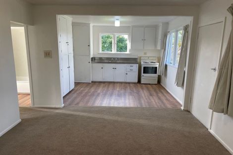 Photo of property in 3 Gloria Avenue, Te Atatu Peninsula, Auckland, 0610