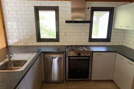 Photo of property in 95 Manuka Street, Stokes Valley, Lower Hutt, 5019