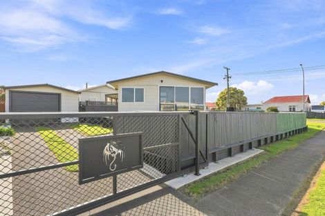 Photo of property in 1a Mosston Road, Castlecliff, Whanganui, 4501