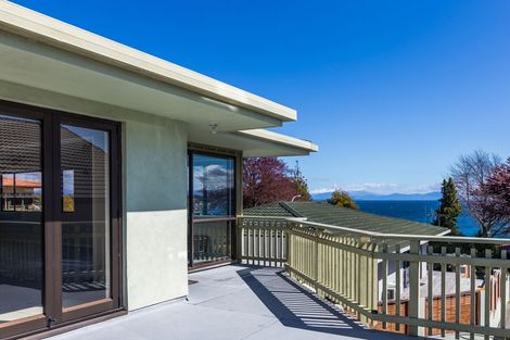 Photo of property in 2/8 Crowther Terrace, Waipahihi, Taupo, 3330