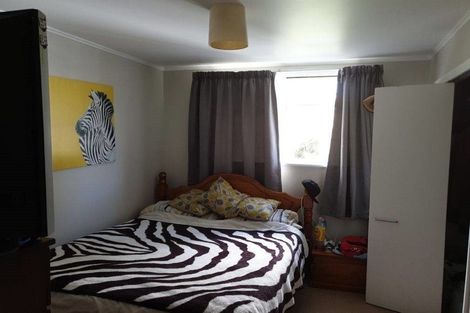 Photo of property in 5 Cumberland Grove, Cannons Creek, Porirua, 5024