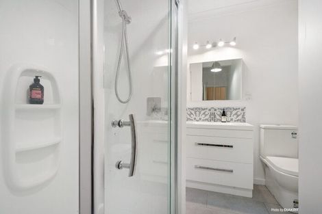 Photo of property in 145 Kelburn Parade, Kelburn, Wellington, 6012