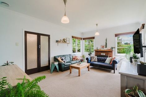 Photo of property in 37 Storey Avenue, Forest Lake, Hamilton, 3200