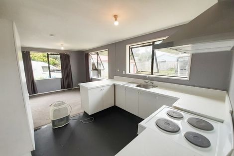 Photo of property in 57 Kuaka Crescent, Bromley, Christchurch, 8062