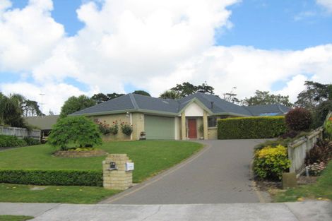 Photo of property in 18 Aristoy Close, Conifer Grove, Takanini, 2112