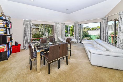 Photo of property in 12 Crannog Fen, Wattle Downs, Auckland, 2103