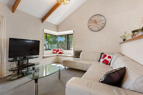 Photo of property in 122 Glenpark Avenue, Frankleigh Park, New Plymouth, 4310