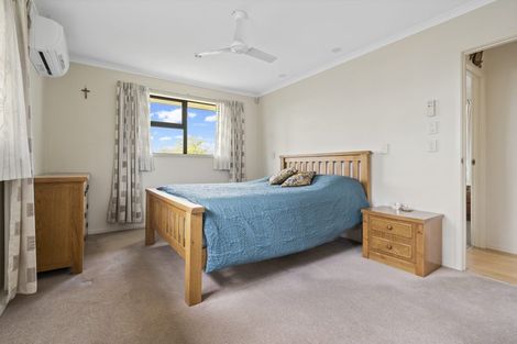 Photo of property in 31a Archibald Road, Kelston, Auckland, 0602