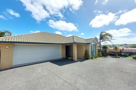 Photo of property in 4/57 Whitford Road, Botany Downs, Auckland, 2014