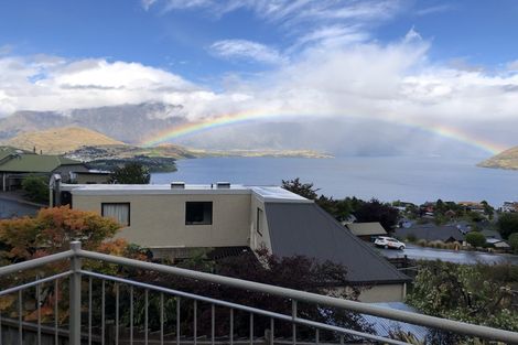 Photo of property in 30 Greenstone Place, Fernhill, Queenstown, 9300