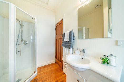 Photo of property in 35 Palliser Road, Roseneath, Wellington, 6011