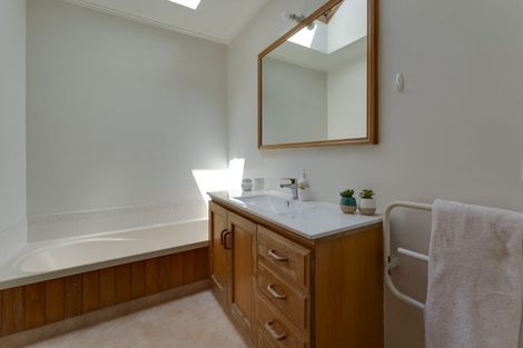 Photo of property in 10 Watts Road, Fernhill, Queenstown, 9300