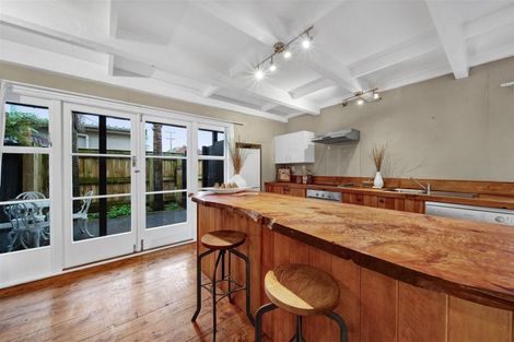 Photo of property in 18 Ohawe Terrace, Ohawe, Hawera, 4671