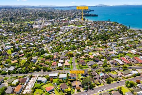 Photo of property in 29 Knights Road, Rothesay Bay, Auckland, 0630