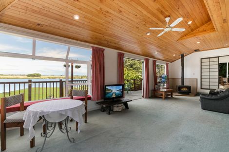 Photo of property in 19 Hazards Road, Weymouth, Auckland, 2103