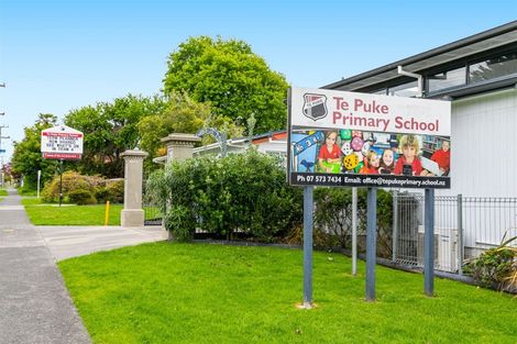 Photo of property in 1/2 Kowhai Avenue, Mangere Bridge, Auckland, 2022