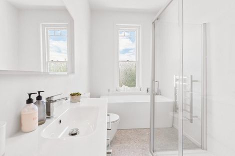 Photo of property in 52 Sunbury Street, Andersons Bay, Dunedin, 9013