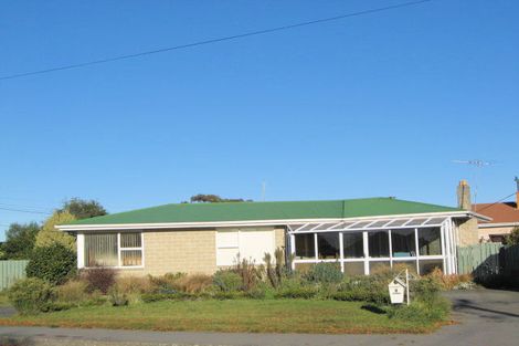 Photo of property in 1 Fulham Street, Islington, Christchurch, 8042