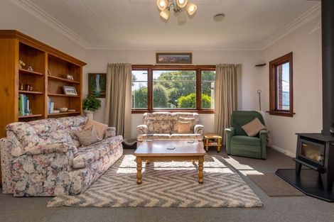 Photo of property in 1 Jane Street, Macandrew Bay, Dunedin, 9014