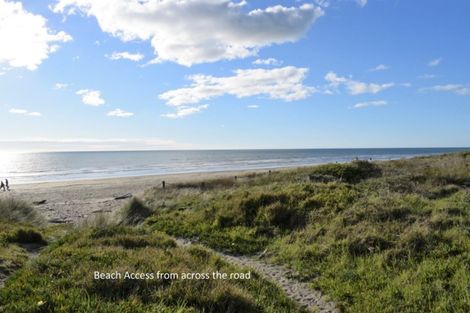 Photo of property in 68 Marine Parade, Otaki Beach, Otaki, 5512