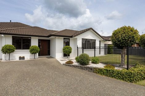 Photo of property in 14 Glenmonarch Place, Pyes Pa, Tauranga, 3112
