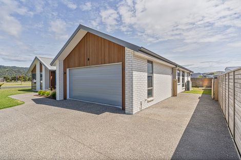 Photo of property in 1 Ngaroma Crescent, Whitianga, 3510
