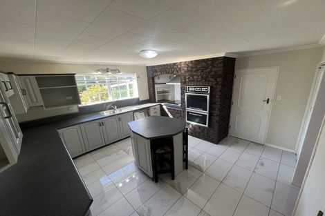 Photo of property in 2 Avon Street, Levin, 5510