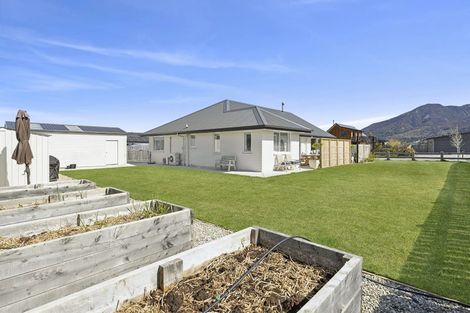 Photo of property in 12 Sentinel Drive, Lake Hawea, 9382