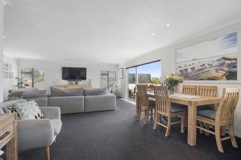 Photo of property in 12 Haden Place, Omokoroa, 3114