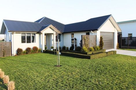 Photo of property in 28 Feist Street, Carterton, 5713