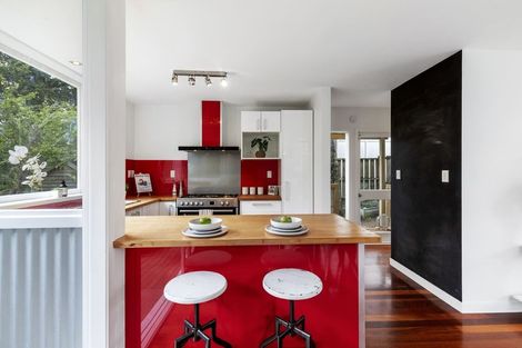 Photo of property in 2/22 Rangatira Road, Birkenhead, Auckland, 0626