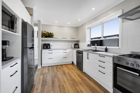 Photo of property in 112 Smart Road, Glen Avon, New Plymouth, 4312