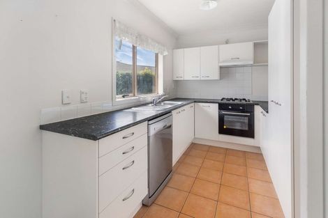 Photo of property in 19 Catalina Drive, Melville, Hamilton, 3206