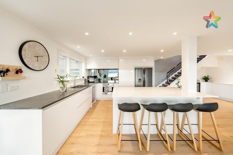 Photo of property in 15 Nikau Road, Point Howard, Lower Hutt, 5013