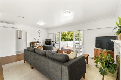 Photo of property in 80 Park Hill Road, Birkenhead, Auckland, 0626