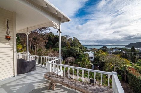 Photo of property in 9 Robertson Street, Russell, 0202