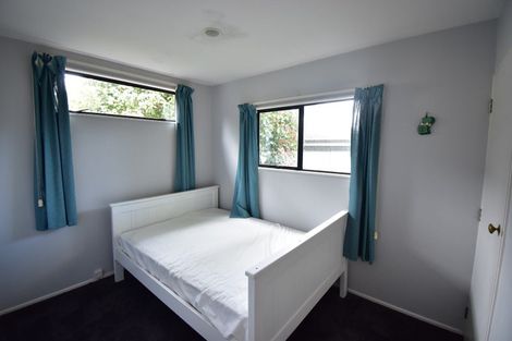 Photo of property in 3/252 East Coast Road, Forrest Hill, Auckland, 0620